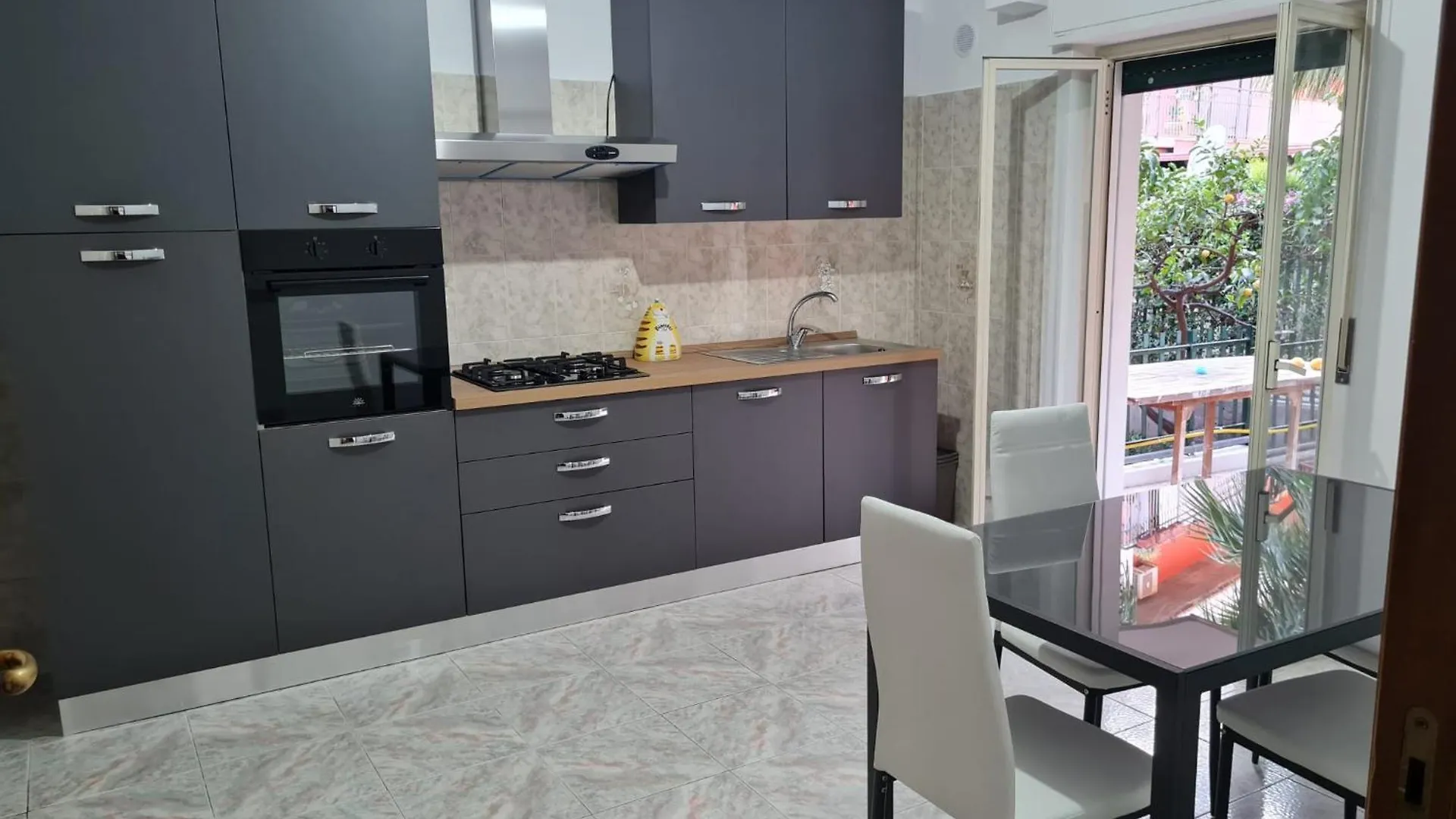 Elisabeth House Apartment Giardini Naxos 0*,  Italy
