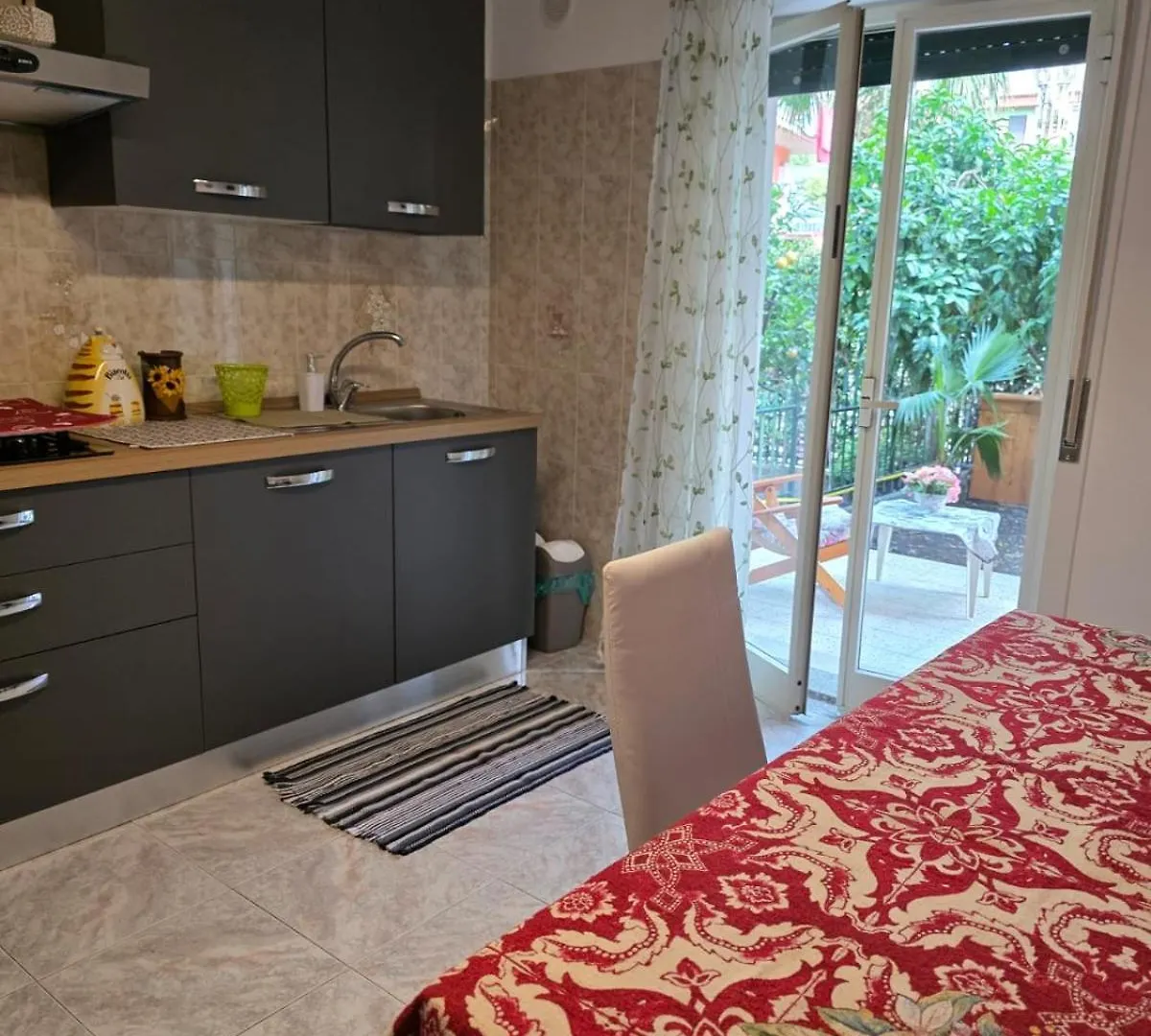 Elisabeth House Apartment Giardini Naxos Italy